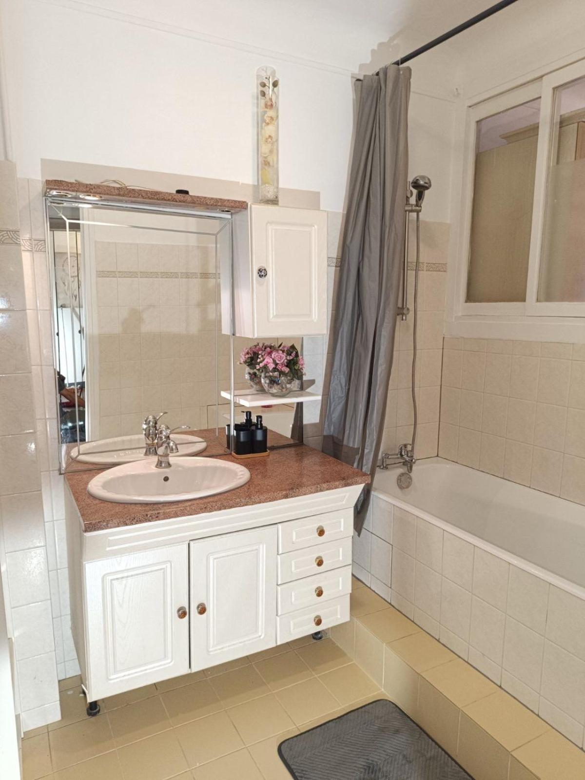 Chambres Privees Dans Un Appartement De 2 Pieces A Paris 13E Exterior foto